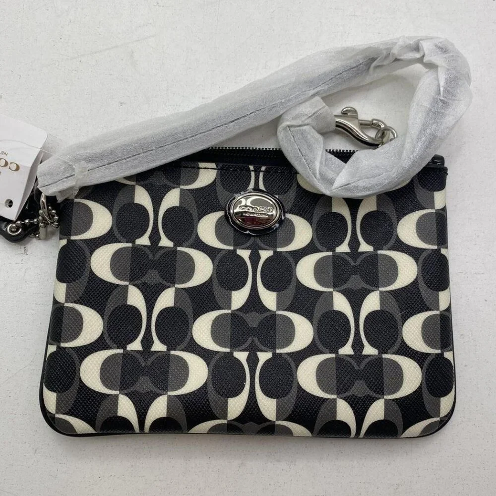 NWT Coach Peyton Dream C Small Wristlet